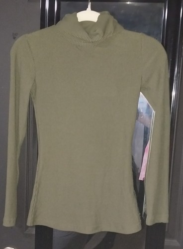 Small Runway Ready Color Olive Night turtle neck