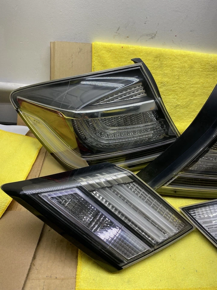 2013 - 2015 Honda Civic Hybrid Tail Light Rear Complete Left & Right OEM LH & RH - Image 2 of 4