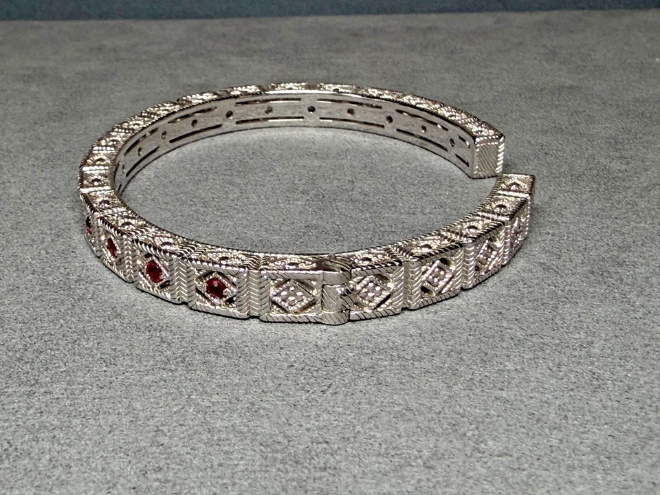 Brazalete ESTATE Judith Ripka Plata de Ley 925 Rubí Cuadrado Bisagras 7 Pulgadas Foto 3 de 4