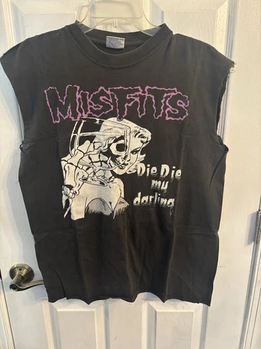 Misfits “Die Die My Darling” Original Vintage Thrashed Destr Vintage vintage concert t-shirt, vintage, single stitch, B+ condition
