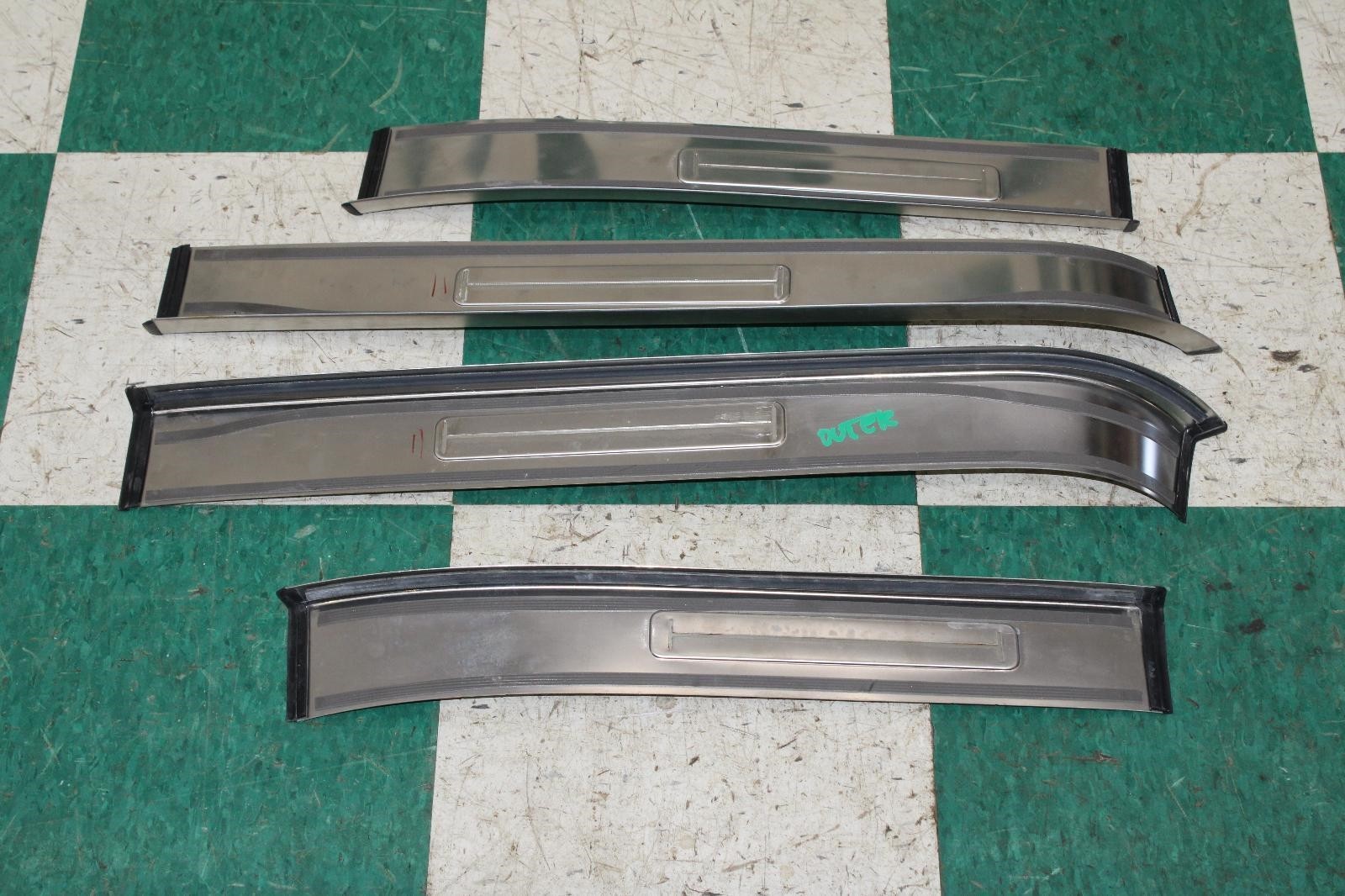 Bentley Flying Spur 2013-2018 Front Left Outer Outer panels Set Silver
