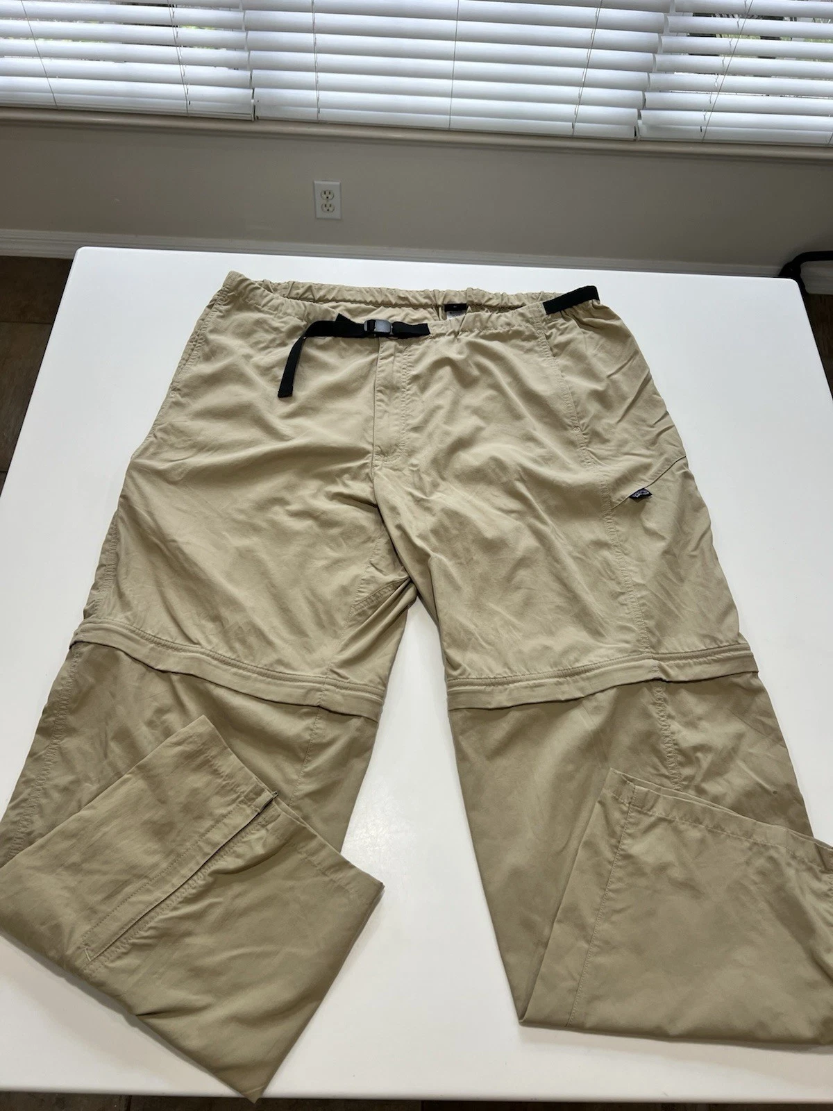 Patagonia Pants Mens XXL Tan Convertible Zip Off Gi 2 55045 Nylon Outdoor