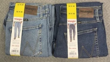 Wrangler Men's Lot of 2 Relaxed Fit Blue & Dark Blue Jeans 32x30 NWT