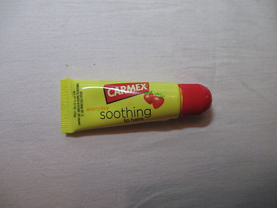 Carmex Soothing Lip Calm Strawberry Scented