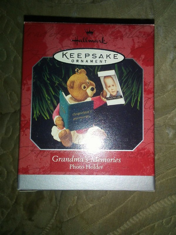 Hallmark Keepsake Ornament 1998 Photo Holder Grandma's Memories