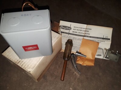 Dayton 2E376A Hot Water Control- Boiler Aquastat 100-200 Degrees Fahrenheit