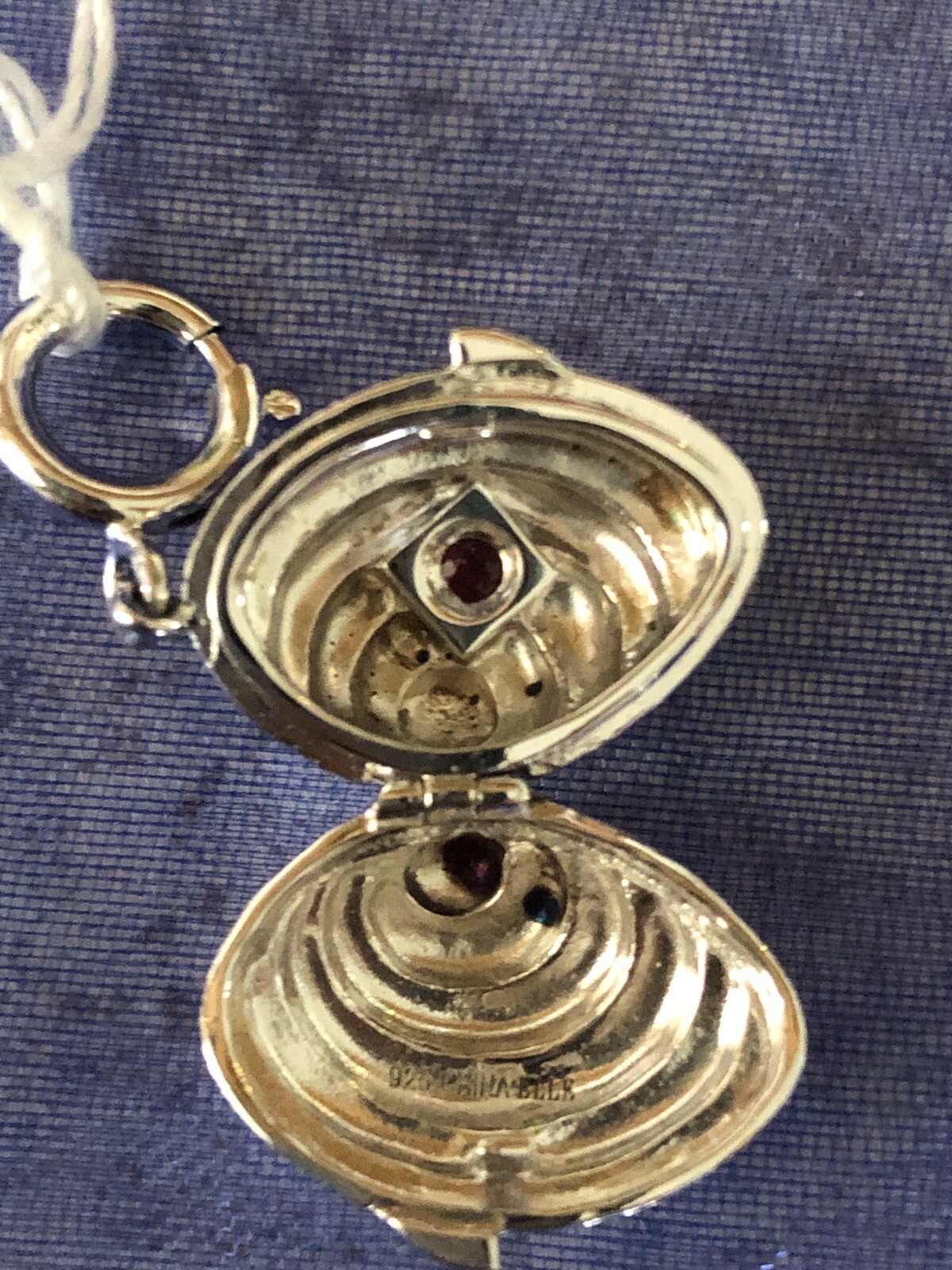 CLAM SHELL 3D With Spring Ring Closure - image 3