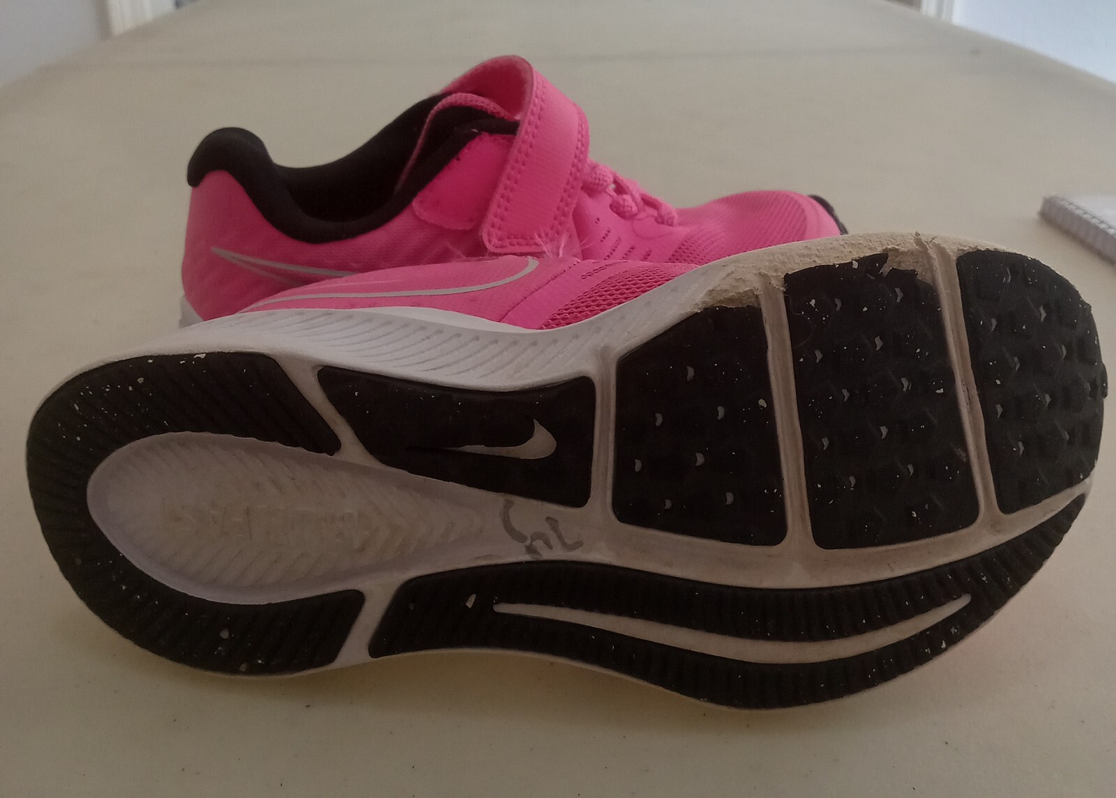 nike girl toddler sneakers size 11