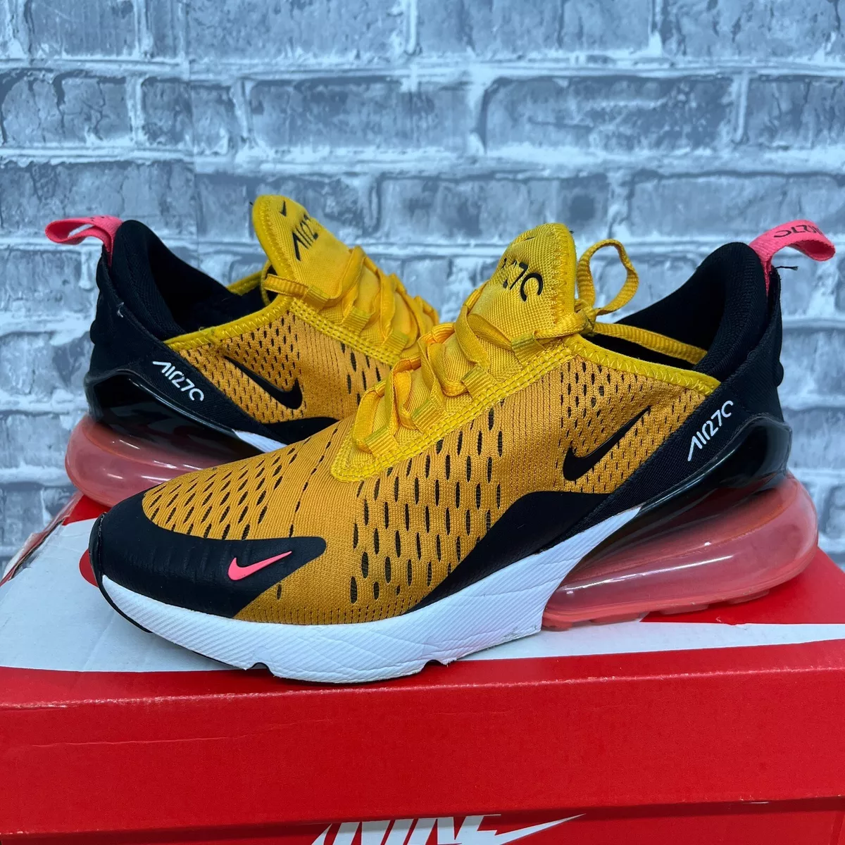 Nike air max top 270 black university gold