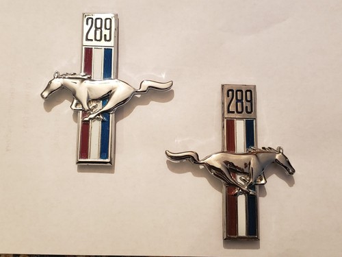 NEW / Pair of Mustang 289 Fender Emblems ( 1967 - 1968 )