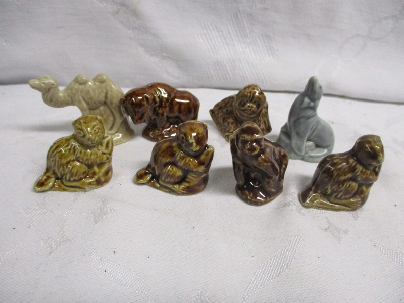 Assortment of 9 Wade Miniature Animal Figures