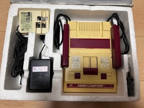 Nintendo Famicom HVC-001 Console Boxed CIB Tested Manual AC Adapter RF Switch
