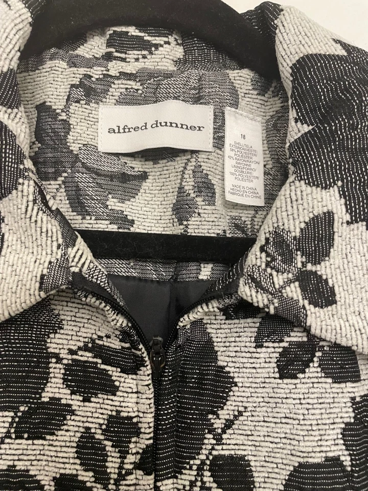 Alfred Dunner Womens Jacket Zipper Front Black Grey Floral 18W NEW Moulin Rouge - Image 3 of 4