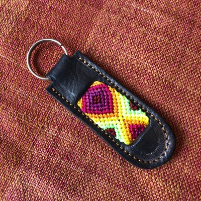 mexican dark brown leather and woven key ring - hech en mexico - READ