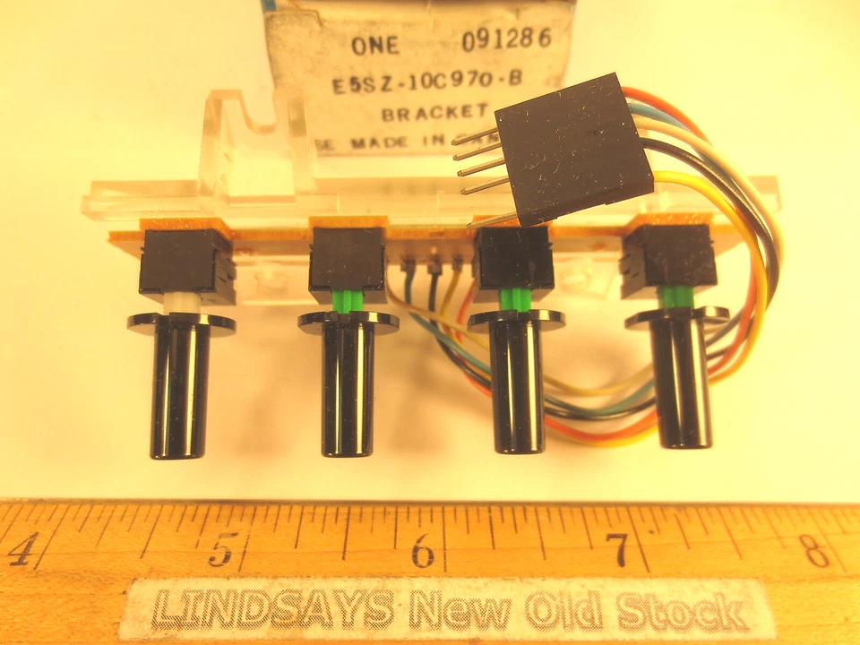 FORD 1985/1988 THUNDERBIRD & MERCURY COUGAR "SOPORTE" (CONTROL DEL PANEL DE INSTRUMENTOS) Foto 2 de 4