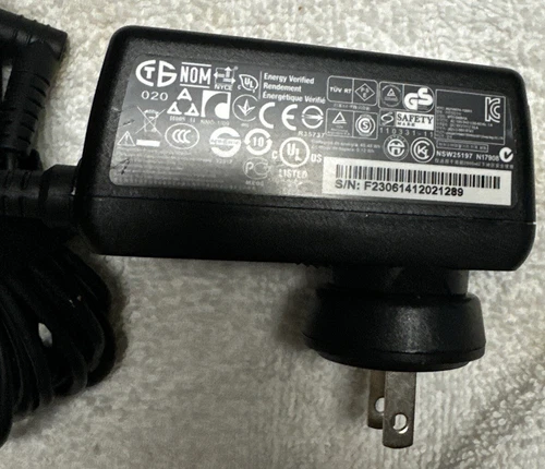 Genuine Chicony W10-040N1A W040R001L AC Acer Power Adapter Charger 19V 2.15A - Picture 2 of 5