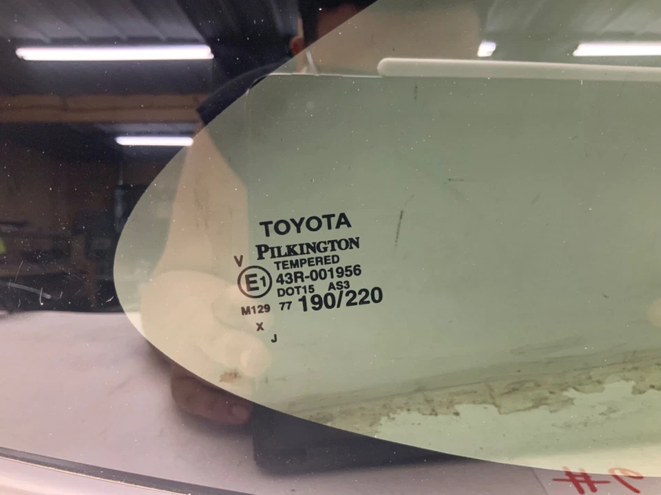 2020 2021 - 2024 TOYOTA HIGHLANDER REAR PASSENGER SIDE QUARTER GLASS WINDOW OEM Foto 3 de 4