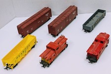Lot of 6 Misc. HO Freight Cars - Preowned