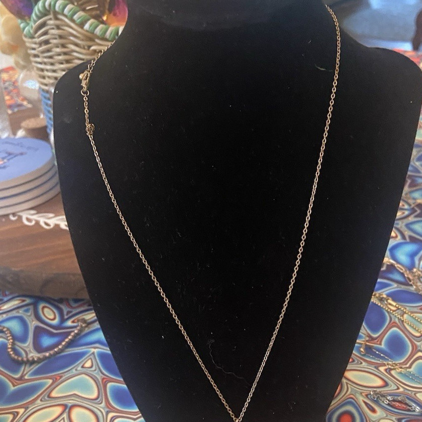 Gold Tone Metal Cable Chain Necklace w/ Round Charm Pendant, No Stone