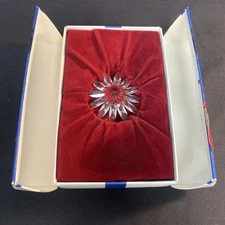 Swarovski SCS Renewal Gift 1 Year Red Marguerite Daisy with Box #255804