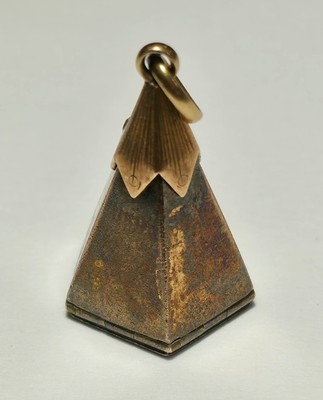Antique Masonic 9Kt Gold Engraved Folding Eastern Star Pyramid Fob Charm Pendant