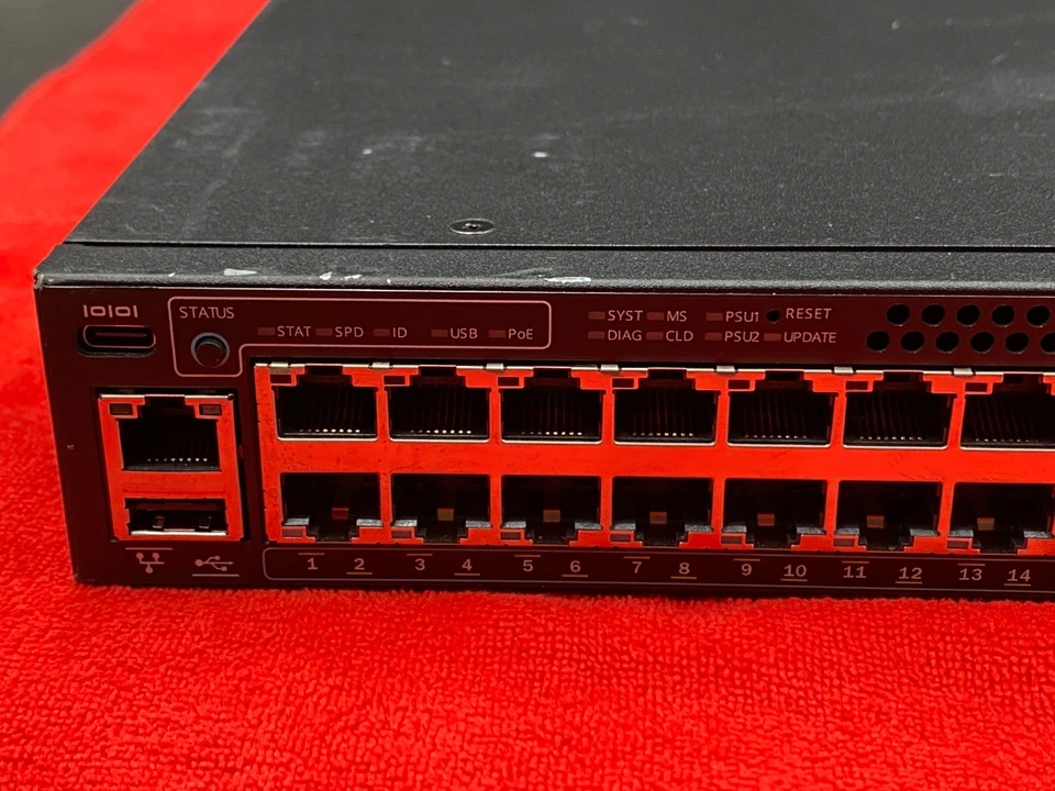 Puertos PoH RUCKUS ICX7150-48ZP-E2X10G 16x 1G RJ45/2,5G, 32x 1G RJ45 PoE+ 2x SFP+ Foto 4 de 4