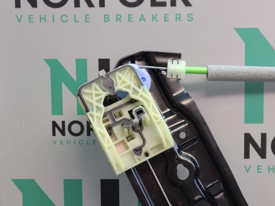 Jaguar F-pace X761 Window Regulator Front Right Side HK83-23200-AJ - Image 2 of 4