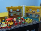 VINTAGE #952 Fisher Price Little People Play Family House 1969 House Furniture