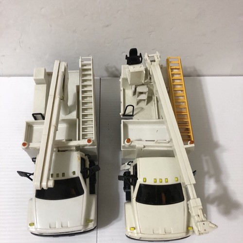 OmEd Set Of 2 Bucket GMC Trucks Bank Employee Edition 1995 1-1 & 1996 2-1 - Picture 13 of 23