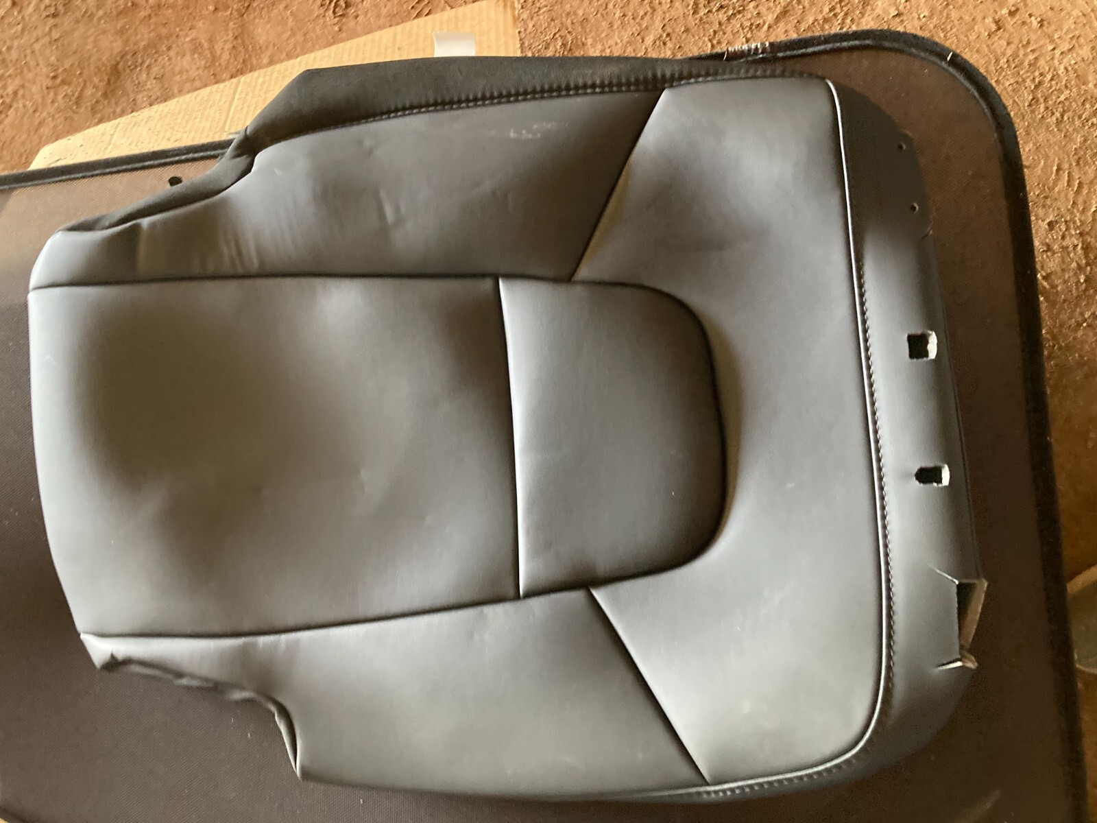 TESLA MODEL Y 2RD ROW LEFT HAND SOFT TRIM COVER Black  1493936-01-J-image