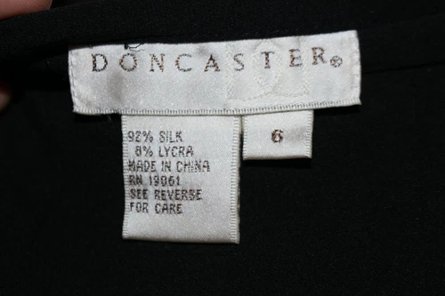 Women's Doncaster Size 6 Black Skirt with Side Zipper 26" Length  C BOX 03