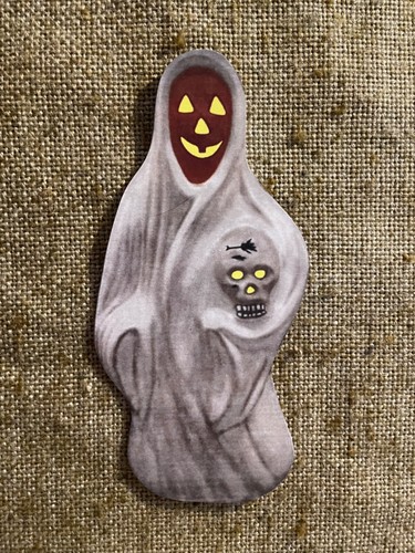 U Pick of 2 Vintage Inspired Ghost Holds Skull Halloween Cardstock Decoration - Picture 10 of 16