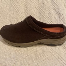 Easy Spirit Travel Time Brown SuedeNarrow Round Closed-Toe Slip On Mule Clog