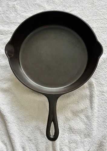 Antique Griswold #9 Slant Large Block Logo Cast Iron Skillet