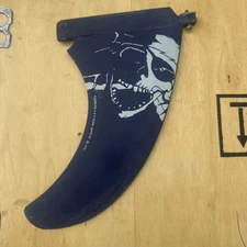 Naish Competition Wave 8.25” Windsurf Fin US Box – Skull Graphic