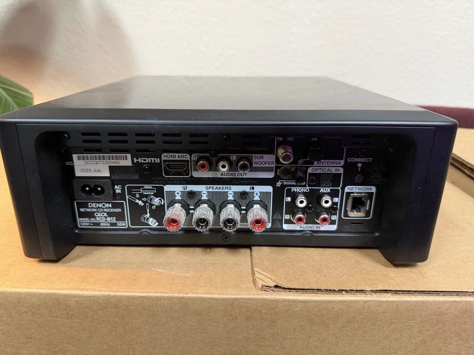 Mini sistema Hi-Fi todo en uno Denon RCD-N12 con reproductor de CD, Bluetooth, Heos negro Foto 2 de 4