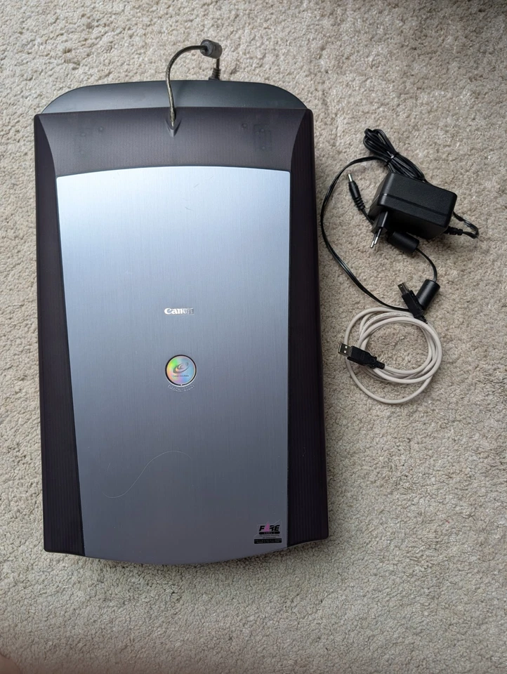 Canon CanoScan 8000F CCD Flachbettscanner A4 - Bild 1 von 4