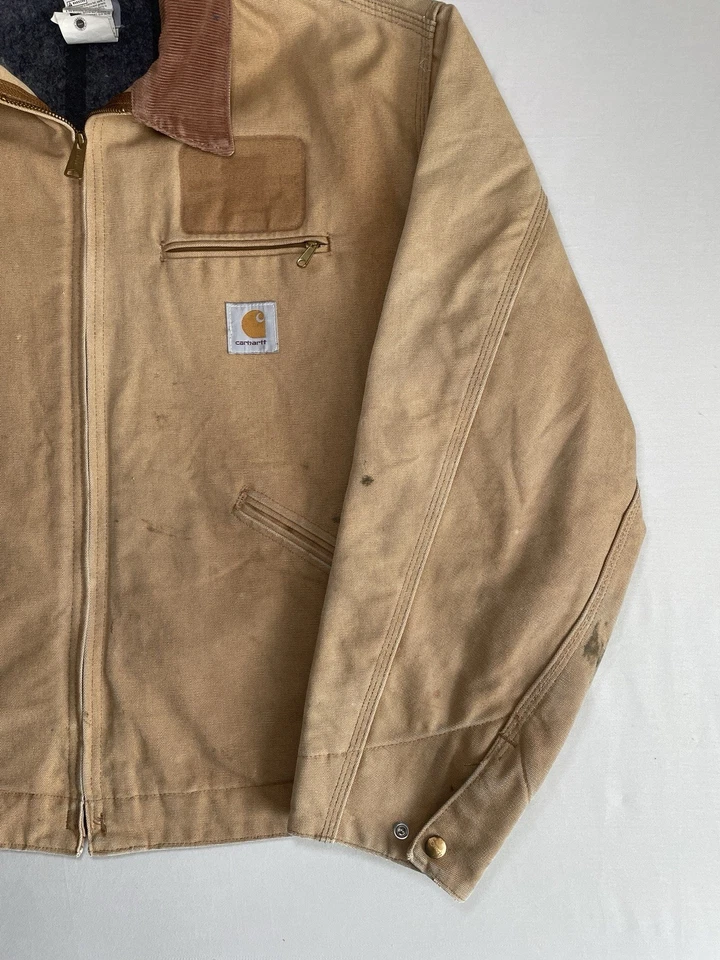 Carhartt Detroit J01 BRN | Hecho en EE. UU. | Manta forrada | Envejecida Foto 3 de 4