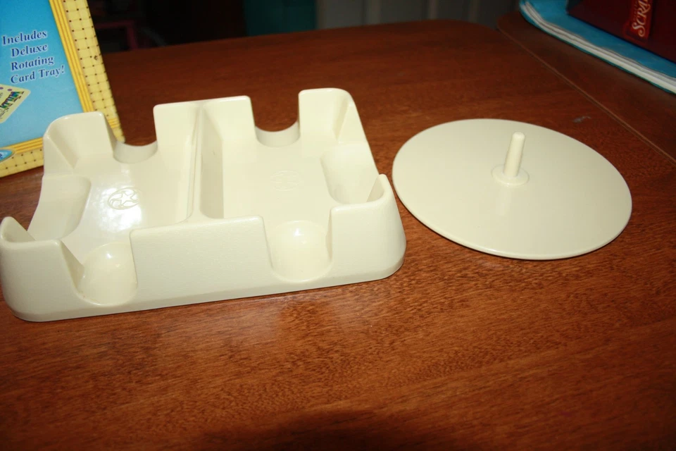 Bandeja de Cartas Giratoria Juego Canasta Caliente Oficial Deluxe - Movimientos Ganadores 2000 Foto 3 de 4