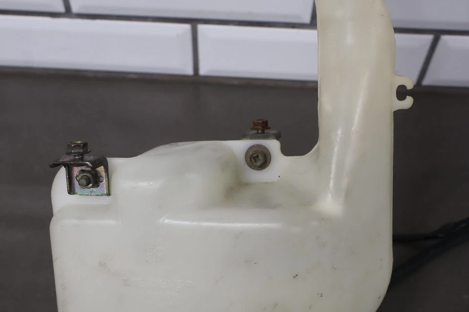 91 Mitsubishi 3000GT VR4 OEM botella/bomba/sensor lavadora parabrisas Foto 4 de 4