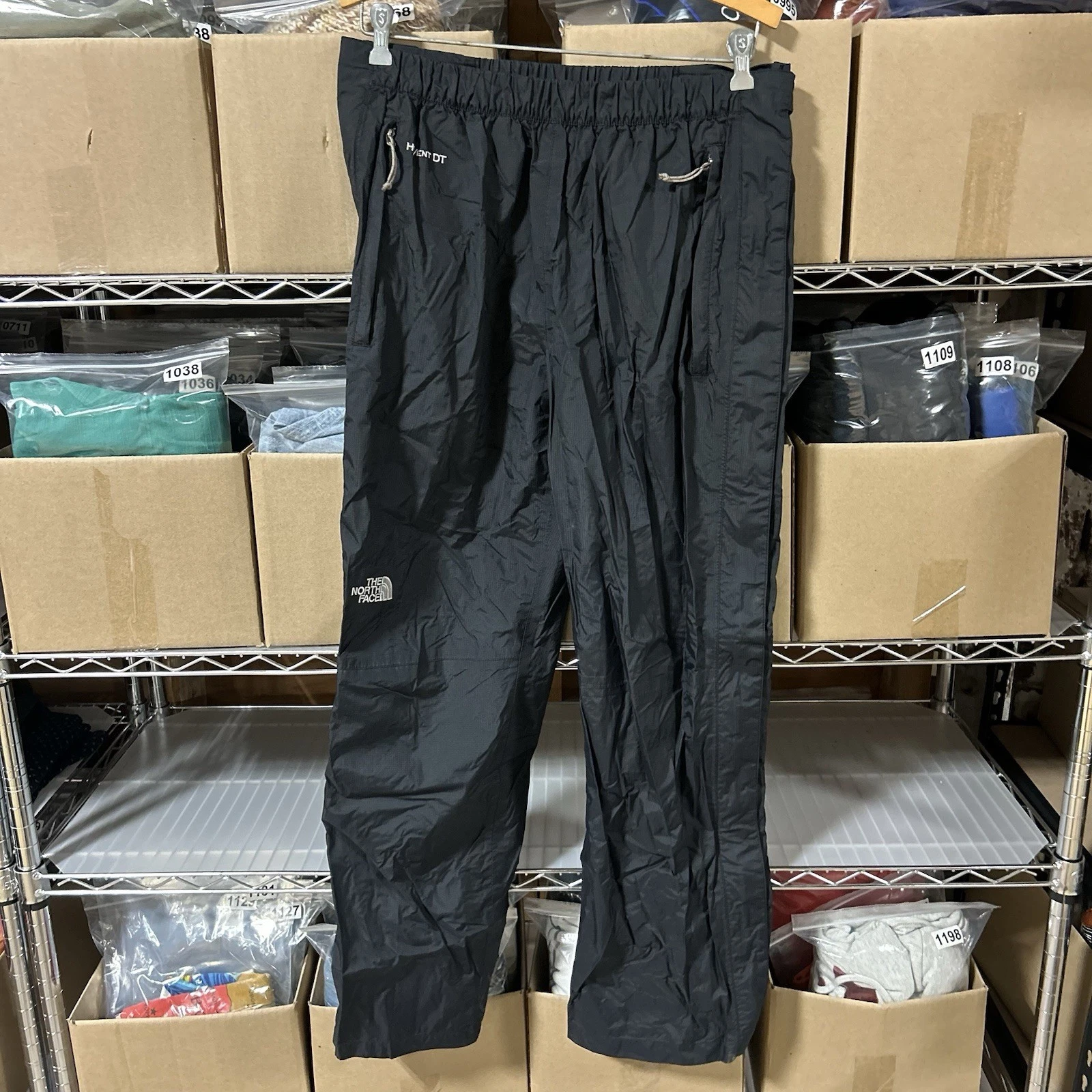 The North Face HyVent DT Pants Mens Medium Black Nylon Windbreaker Shell 30x30