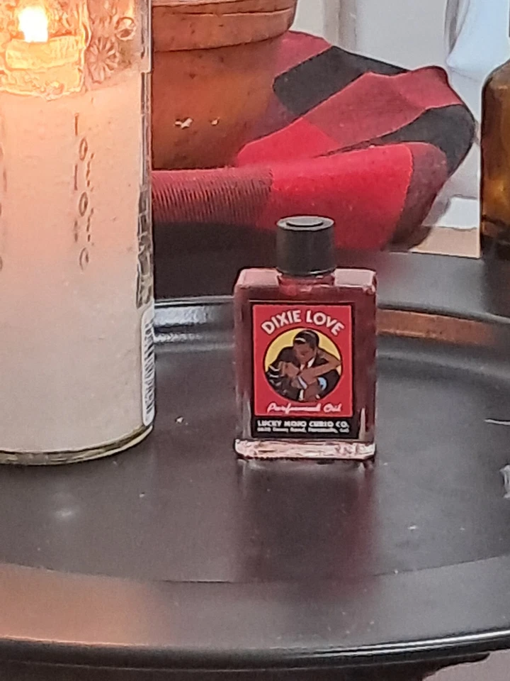 Lucky Mojo Curio Company: aceite genuino Dixie Love. Hoodoo y Rootwoork. Draw love Foto 3 de 4