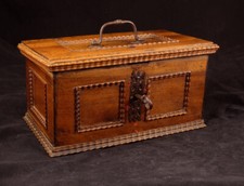 RENAISSANCE SCHATULLE ZUNFTTRUHE FLAMMLEISTEN EISENBESCHLAGEN SÜDDEUTSCH 17.JH
