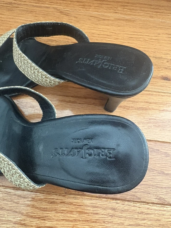 Eric Javits Natural Woven Oatmeal Slide Sandals Heels Leather Size 4 M - Image 4 of 4