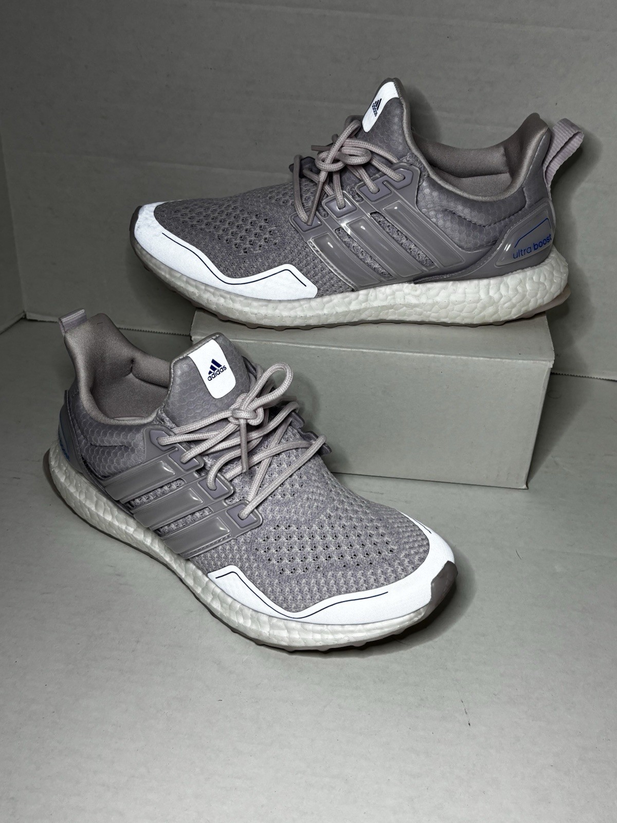 Women’s Us Size 7.5 Adidas Ultraboost Light Weight Running Shoe. New Without Box