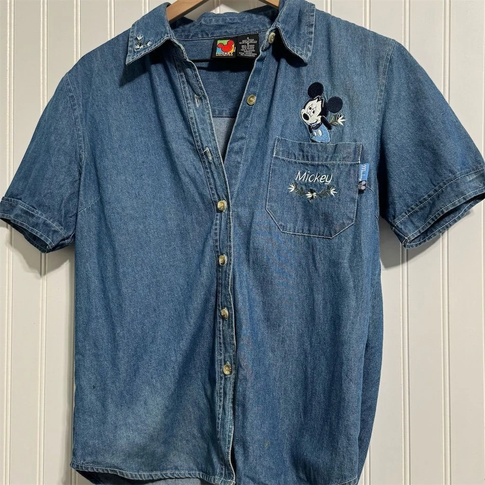 Camisa jeans feminina bordada manga curta Mickey Unlimited Disney vintage anos 90 - Imagem 2 de 4