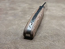 Couteau de poche style le Massu, manche en bois de platane