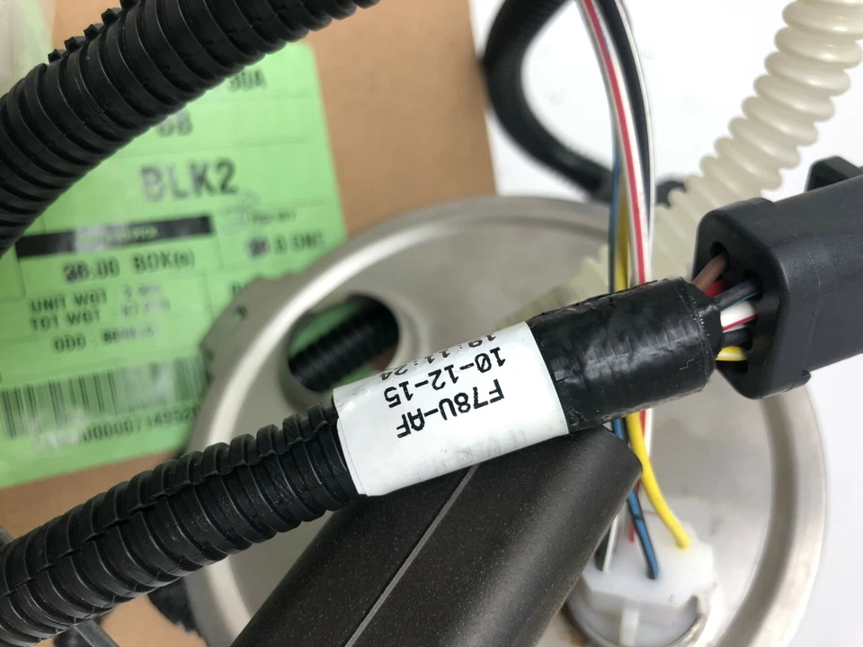 Bomba de combustible eléctrica Motorcraft 1996-1998 Ford Windstar V6 3,0 L PFS-57 Foto 3 de 4