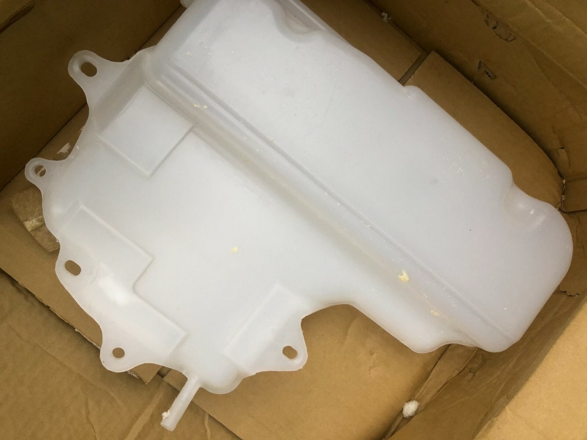 New & Genuine PARTS MITSUBISHI FUSO ME294944 Radiator Tank 