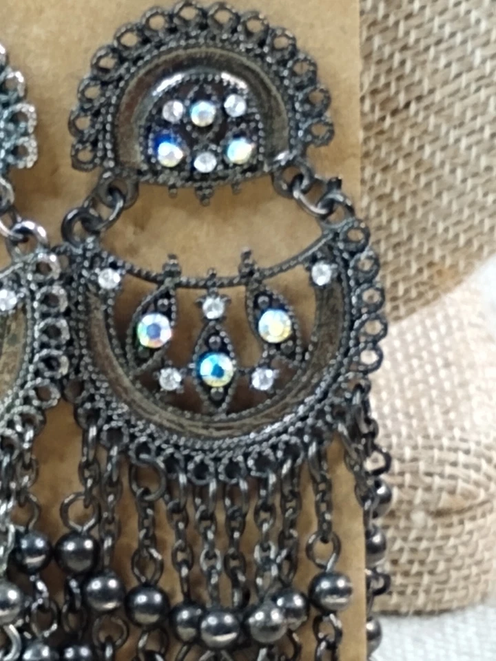 1 par de pendientes de araña de plata oscura con cuentas y cristales - 2,5" Foto 3 de 4